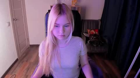 Snapshot of sweetie_mi chatting on 19, 2, 2026 Mia online show from 19, 2, 2026