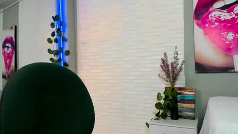Snapshot of sweetieandjuiicy chatting on 22, 1, 2025 Call me Nataly  online show from 22, 1, 2025