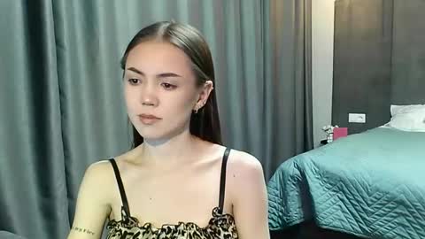Snapshot of sweetieee_kira chatting on 3, 10, 2025 sweetieee_kira online show from 3, 10, 2025