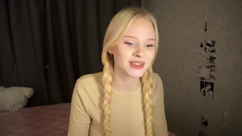 sweetie Lisa3 online show from 4, 1, 2025