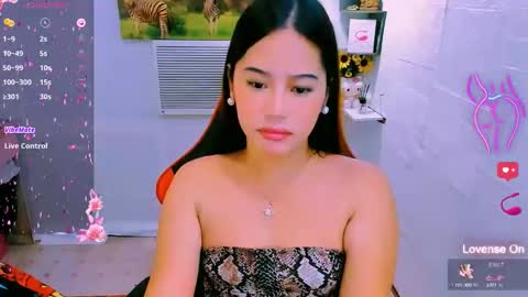 Nicole online show from 10, 10, 2025