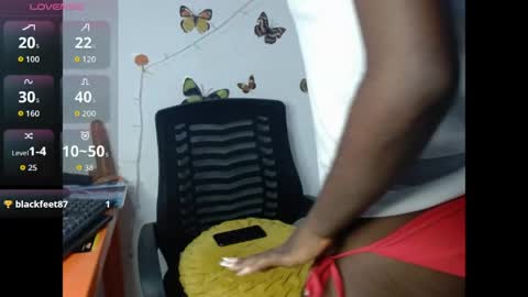 Snapshot of sweetjuicyclit chatting on 27, 5, 2026 zuri online show from 27, 5, 2026