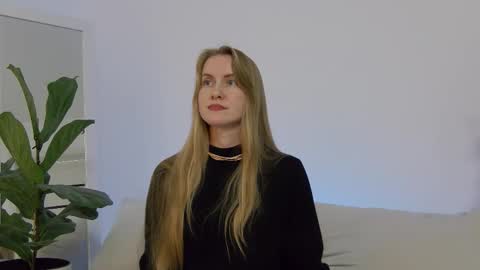 SweetKira1 online show from 11, 10, 2025