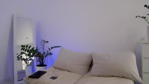 SweetKira1 online show from 24, 3, 2026