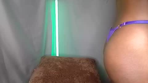 Snapshot of sweetl__ chatting on 27, 12, 2024 Sweet Lisa online show from 27, 12, 2024