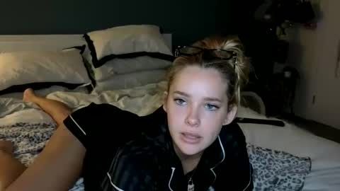 Dolly online show from 4, 3, 2026