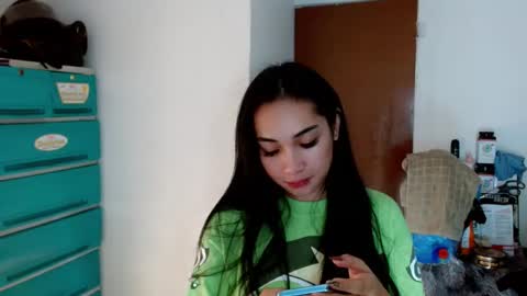 Snapshot of sweetlilly_18 chatting on 22, 12, 2024 Lilly online show from 22, 12, 2024