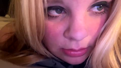 Snapshot of sweetlisa92 chatting on 7, 1, 2025 Lisa  online show from 7, 1, 2025