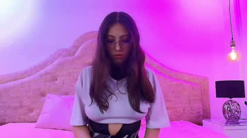 sweetlyundone online show from 15, 4, 2026