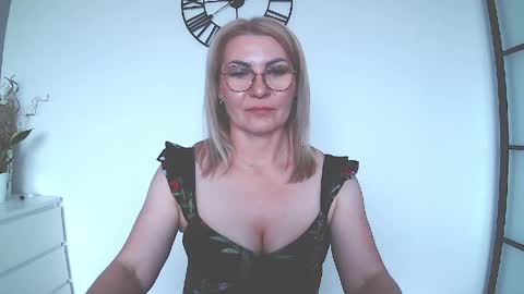 Snapshot of sweetmarthaaa chatting on 11, 5, 2026 sweetmarthaaa online show from 11, 5, 2026