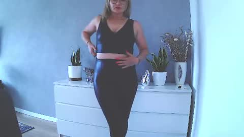 sweetmarthaaa online show from 15, 6, 2026