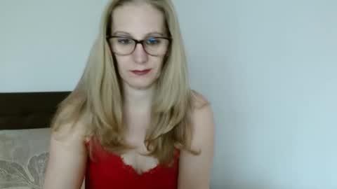 Snapshot of sweetmayaxoxo chatting on 6, 1, 2025 sweetmayaxoxo online show from 6, 1, 2025