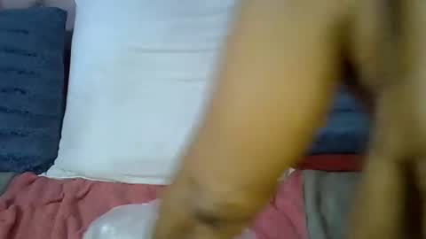 sweetmellowx1 online show from 25, 1, 2025