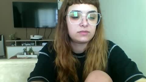 Snapshot of sweetmoonns2 chatting on 15, 10, 2025 sweetmoonns2 online show from 15, 10, 2025
