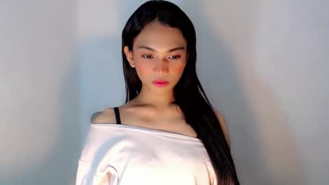 Snapshot of sweetmorena_xox chatting on 19, 10, 2025 Nia online show from 19, 10, 2025