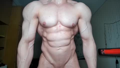 Snapshot of sweetmuscles_boy chatting on 23, 12, 2024 Lorenzo online show from 23, 12, 2024