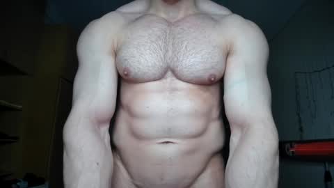 Snapshot of sweetmuscles_boy chatting on 5, 2, 2025 Lorenzo online show from 5, 2, 2025