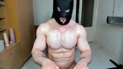 Snapshot of sweetmuscles_boy chatting on 4, 6, 2026 Lorenzo online show from 4, 6, 2026
