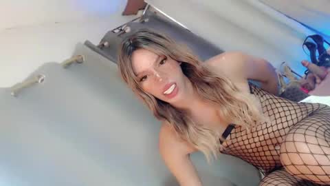 Snapshot of sweetnaughty_mia chatting on 18, 7, 2026 sweetnaughty_mia online show from 18, 7, 2026