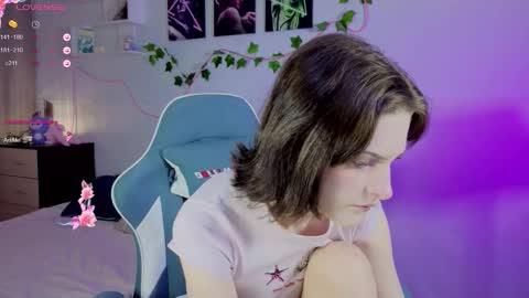 Snapshot of sweetparadox chatting on 3, 10, 2025 Anya online show from 3, 10, 2025