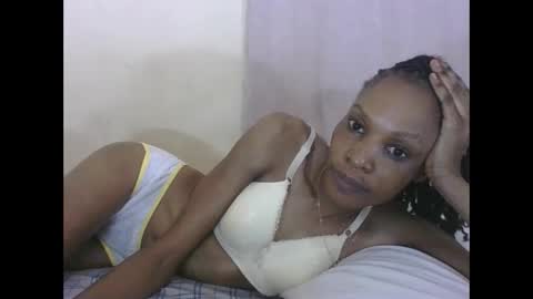 ESTHER online show from 4, 10, 2025