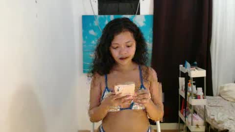 Snapshot of sweetpetitedates chatting on 14, 2, 2025 Agathababes online show from 14, 2, 2025