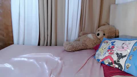 Snapshot of sweetprincess_athena chatting on 17, 5, 2026 Princess Ella online show from 17, 5, 2026