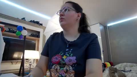 Snapshot of sweetraisa chatting on 5, 3, 2025 SweetRaisa online show from 5, 3, 2025