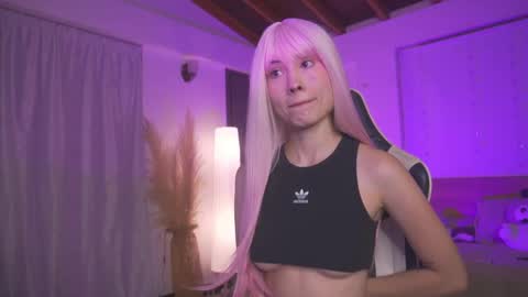 Snapshot of sweett_catt1 chatting on 11, 3, 2025 Cat independent model online show from 11, 3, 2025