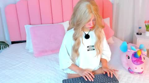 sweett_fire online show from 18, 4, 2026