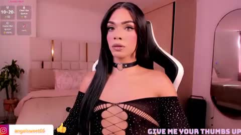 Snapshot of sweett_shinexx chatting on 2, 8, 2026 angel online show from 2, 8, 2026