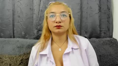 Carla Dubois online show from 17, 2, 2025