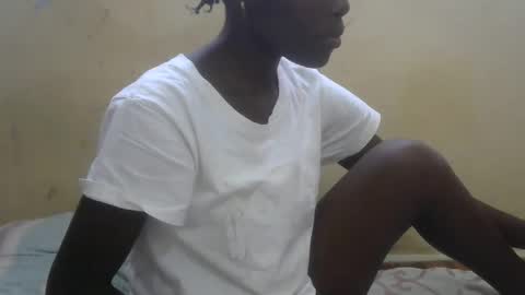 Snapshot of sweetvallerie chatting on 7, 3, 2025 sweetvallerie online show from 7, 3, 2025