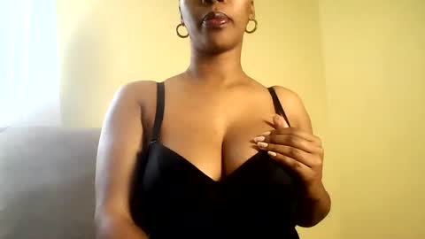 Snapshot of sweetveee chatting on 6, 8, 2026 Vee online show from 6, 8, 2026