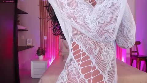 Snapshot of sweetviolet___ chatting on 27, 9, 2025 sweetviolet___ online show from 27, 9, 2025