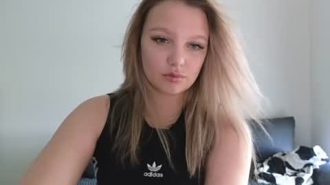 Snapshot of sweety_bettyyy chatting on 28, 7, 2026 Betty online show from 28, 7, 2026