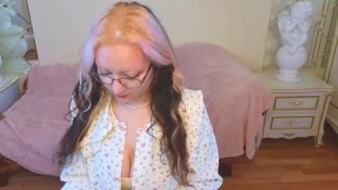 Hot Candy online show from 19, 9, 2025