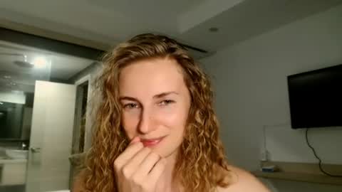 Snapshot of sweety_fruits chatting on 10, 7, 2026 sweety_fruits online show from 10, 7, 2026