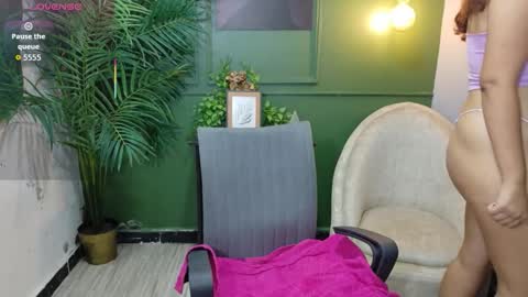 Snapshot of sweety_smilee chatting on 28, 3, 2026 Emma online show from 28, 3, 2026