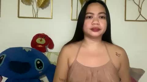 Snapshot of sweetyasian_ chatting on 12, 10, 2025 stacey online show from 12, 10, 2025