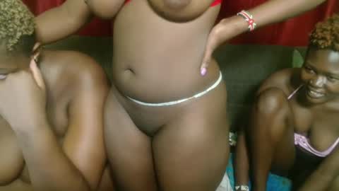 Snapshot of sweetz_candice chatting on 28, 2, 2025 sweetz_candice online show from 28, 2, 2025