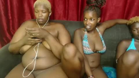 Snapshot of sweetz_candice chatting on 12, 3, 2025 sweetz_candice online show from 12, 3, 2025