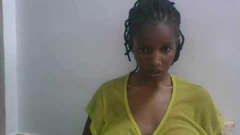 Snapshot of sweetz_candice chatting on 28, 9, 2025 sweetz_candice online show from 28, 9, 2025
