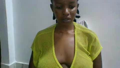 Snapshot of sweetz_candice chatting on 5, 10, 2025 sweetz_candice online show from 5, 10, 2025