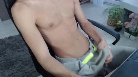SwetLittleBoy4u online show from 16, 9, 2025