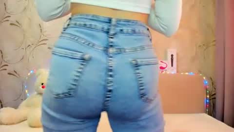 Snapshot of swweetangel chatting on 6, 3, 2025 Ana online show from 6, 3, 2025