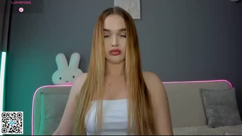 Snapshot of swweetangel chatting on 19, 6, 2026 Ana online show from 19, 6, 2026