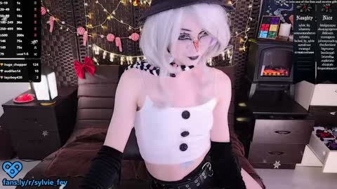 Snapshot of sylvie_fey chatting on 28, 12, 2024 Sylvie online show from 28, 12, 2024