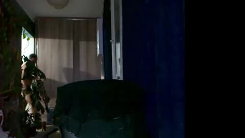 Snapshot of t_huracane chatting on 8, 10, 2025 Huracane online show from 8, 10, 2025