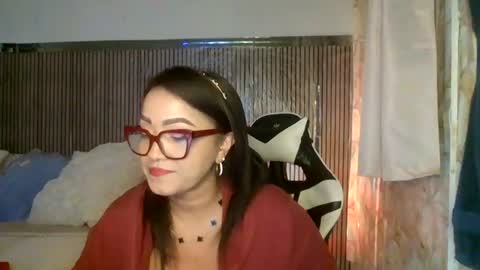 yameil online show from 25, 7, 2026